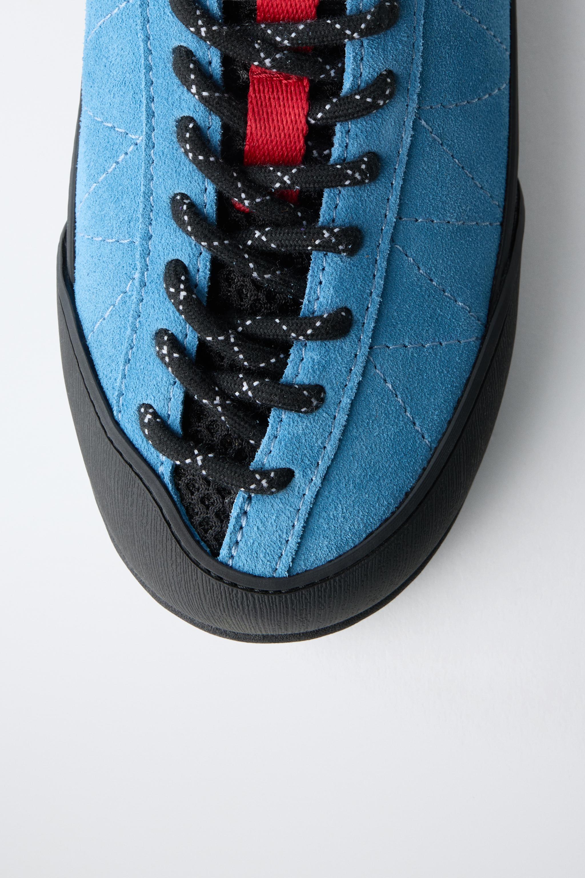 CONTRAST SNEAKERS